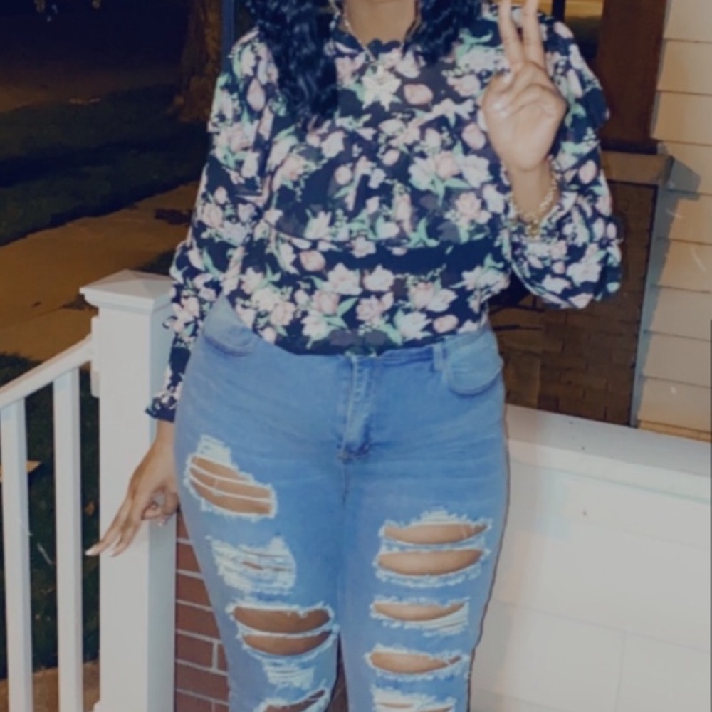 SHEIN Top - Picture 3 of 3